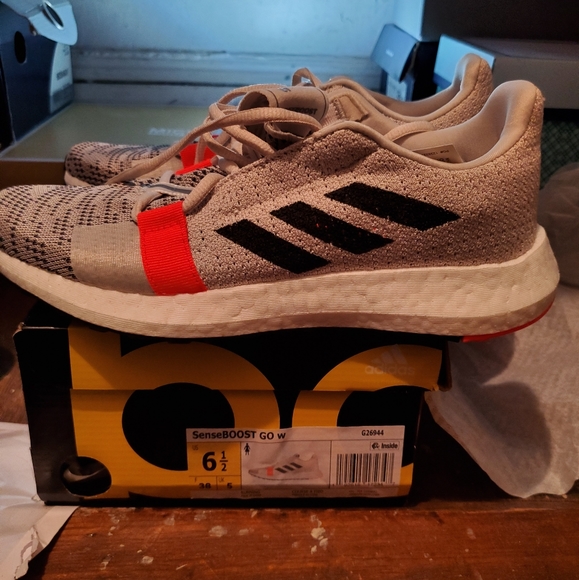 Adidas Senseboost - Picture 3 of 5